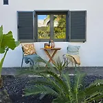 Vulcanica - Boutique In Azores Гостевой дом Фурнаш